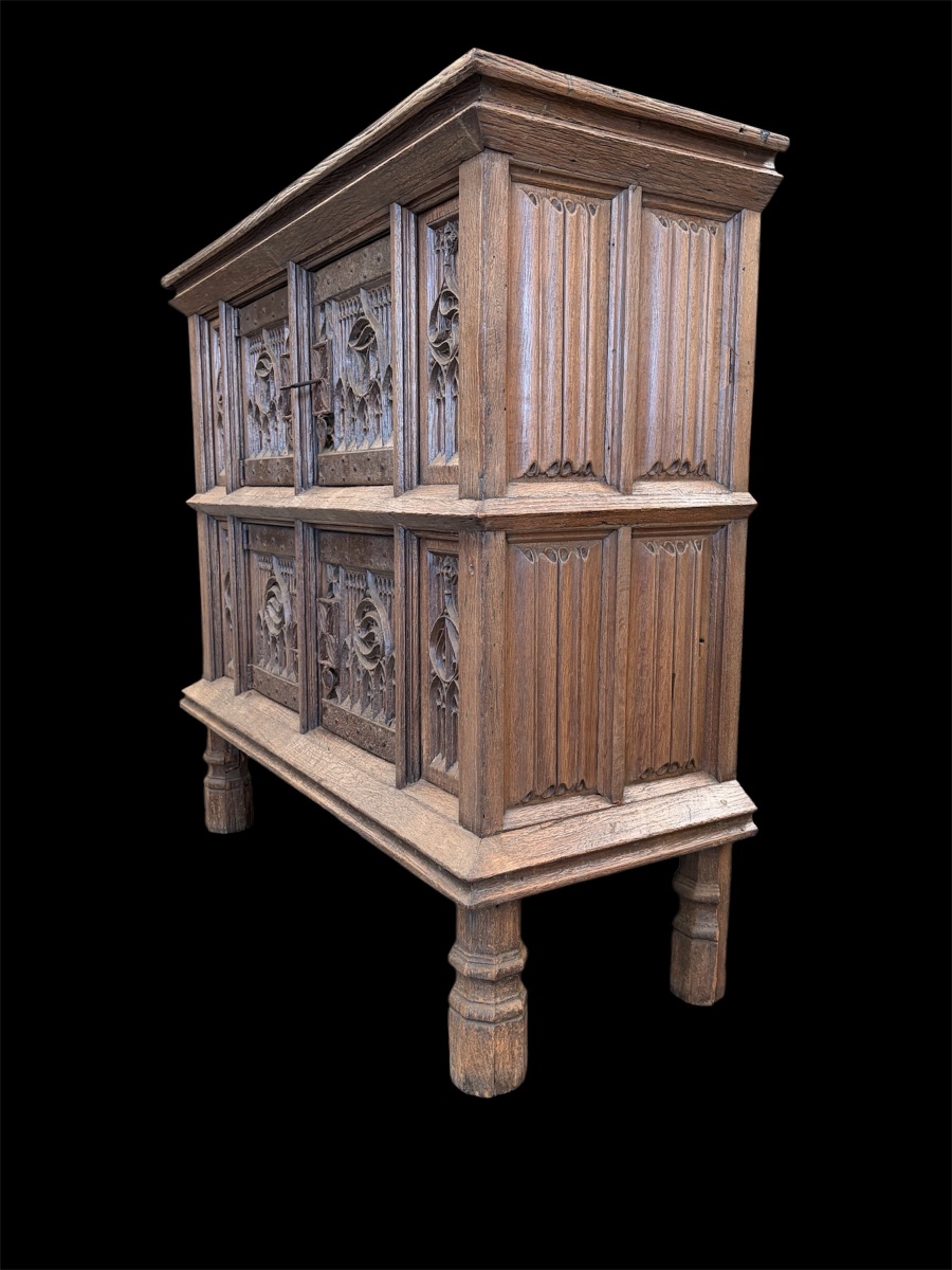 16th-century Gothic Oak Cabinet -photo-4