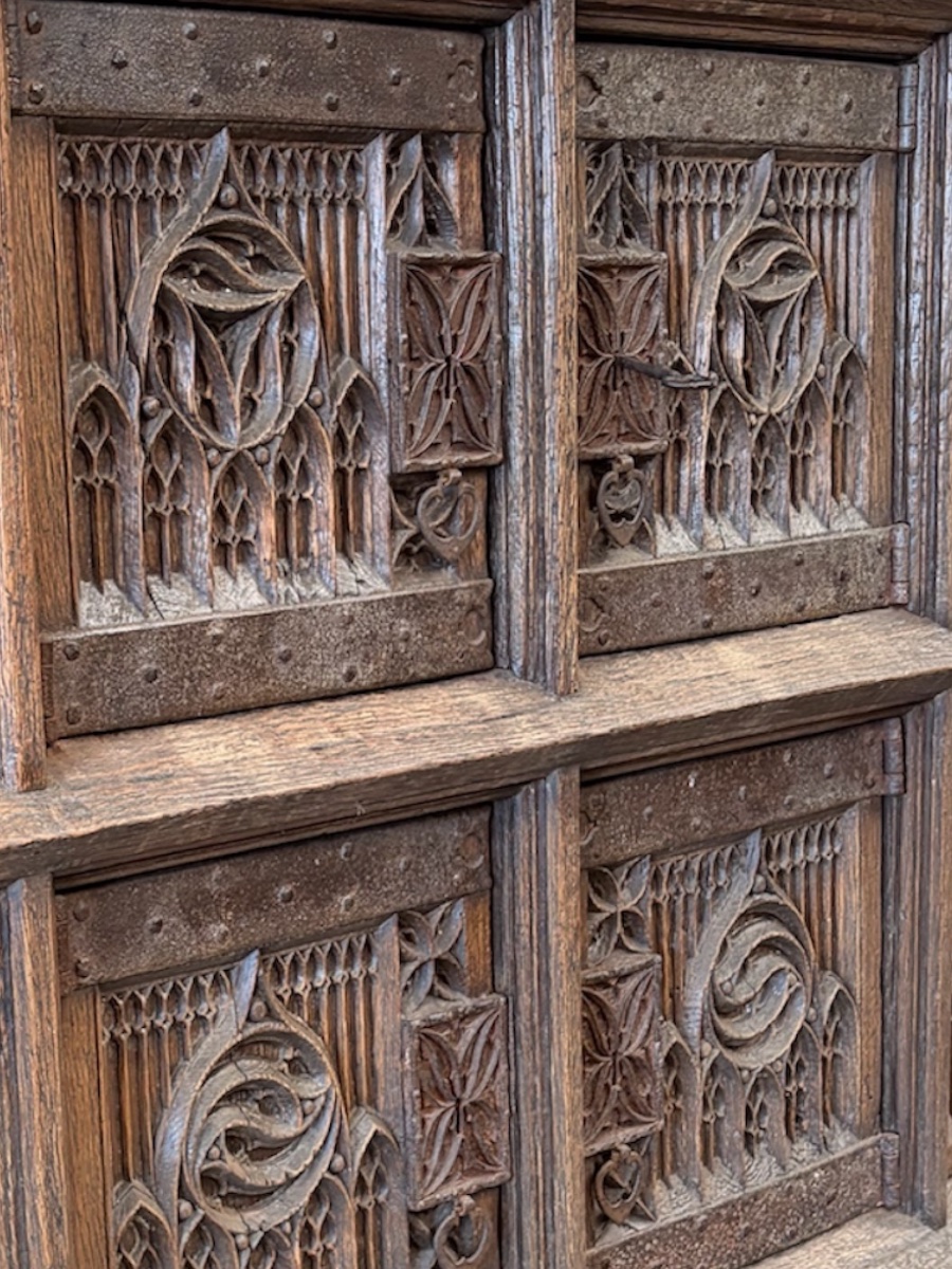 16th-century Gothic Oak Cabinet -photo-5