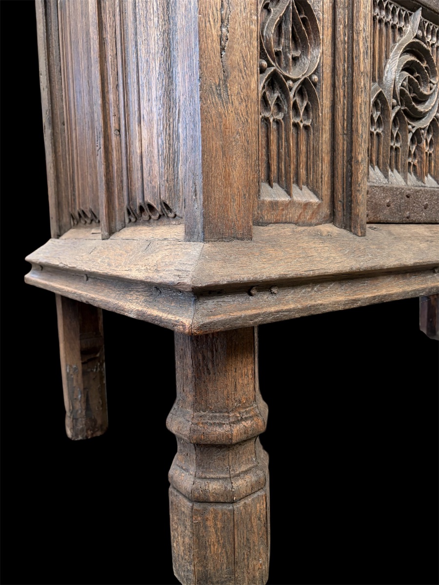 16th-century Gothic Oak Cabinet -photo-6