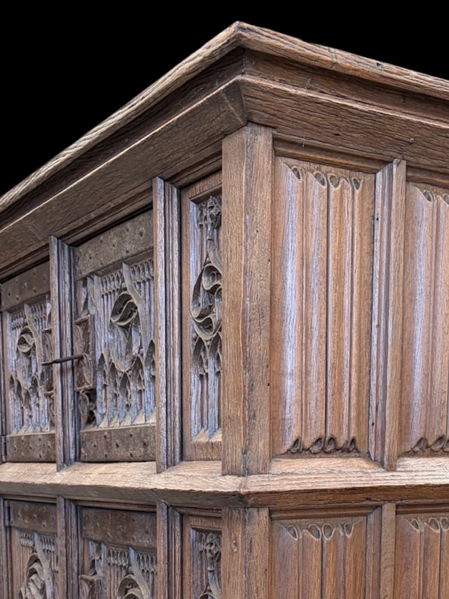 16th-century Gothic Oak Cabinet -photo-7