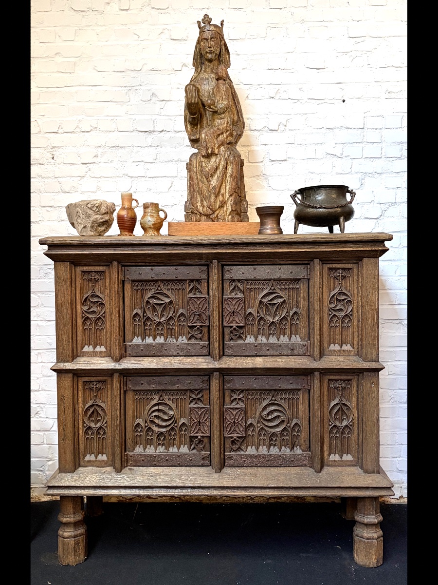 16th-century Gothic Oak Cabinet 