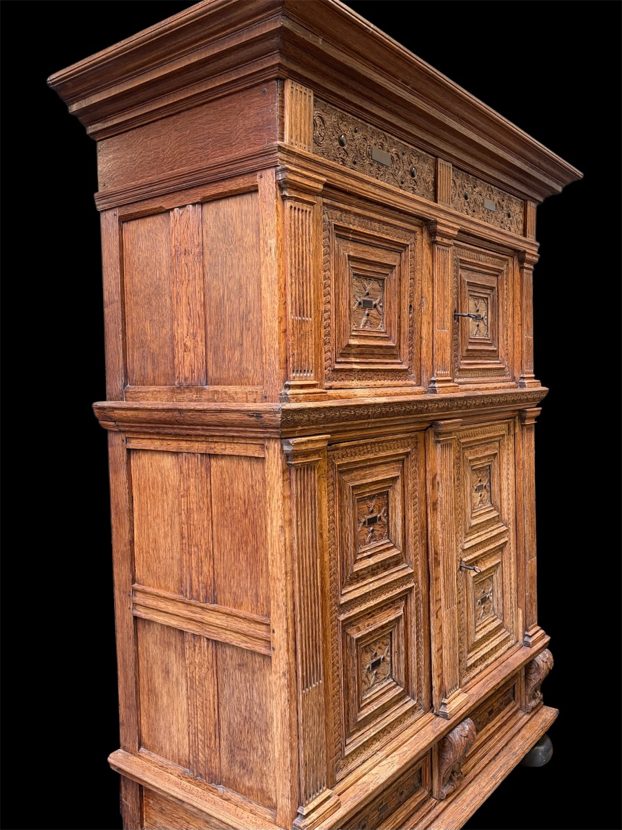 Two-part Renaissance Cabinet, Circa 1650 -photo-4