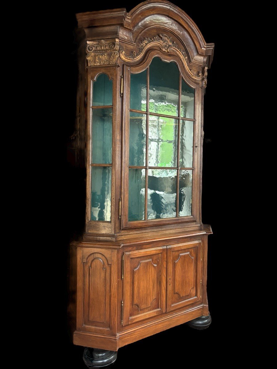 Belle Vitrine De Château En Chêne Du 18ème Siècle.