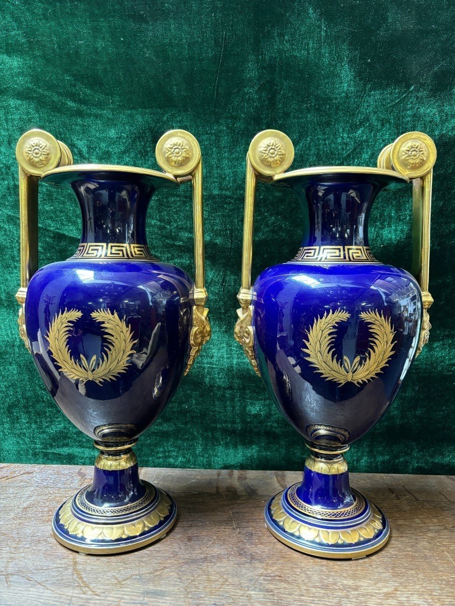 Paire De Beaux Vases De Style Empire En Porcelaine De Sèvres, 20ème.-photo-4