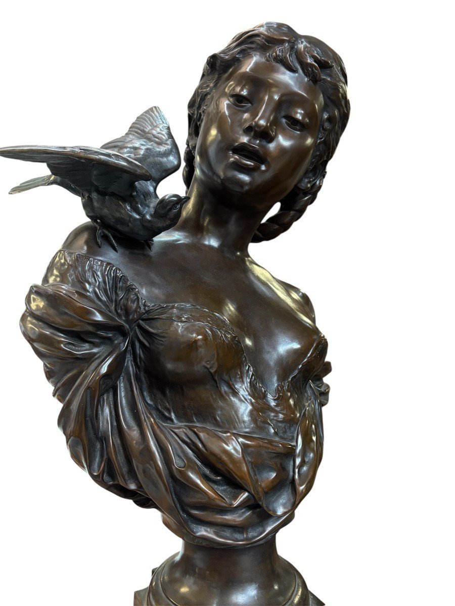 Grand buste élégant « jeune femme à l'oiseau » en bronze 19ème. ( 68 cm )-photo-3