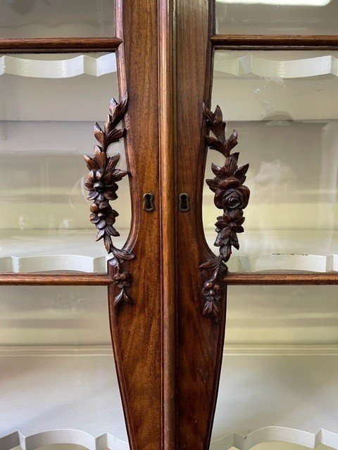 Beautiful 19th-century Dutch Walnut Display Cabinet.-photo-3