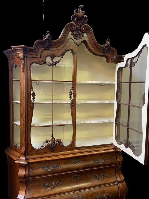 Beautiful 19th-century Dutch Walnut Display Cabinet.-photo-4
