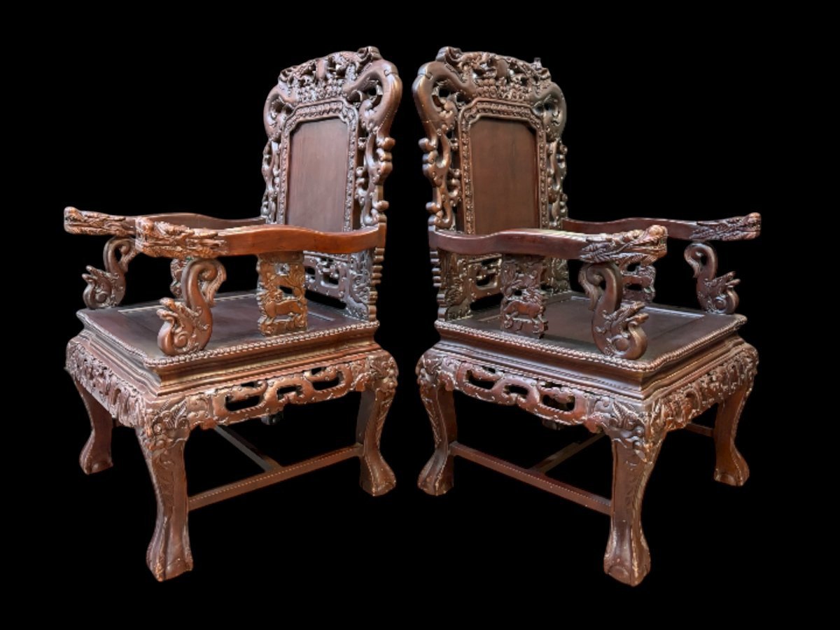 Paire de fauteuils asiatiques en bois massif, XXe siècle.-photo-3