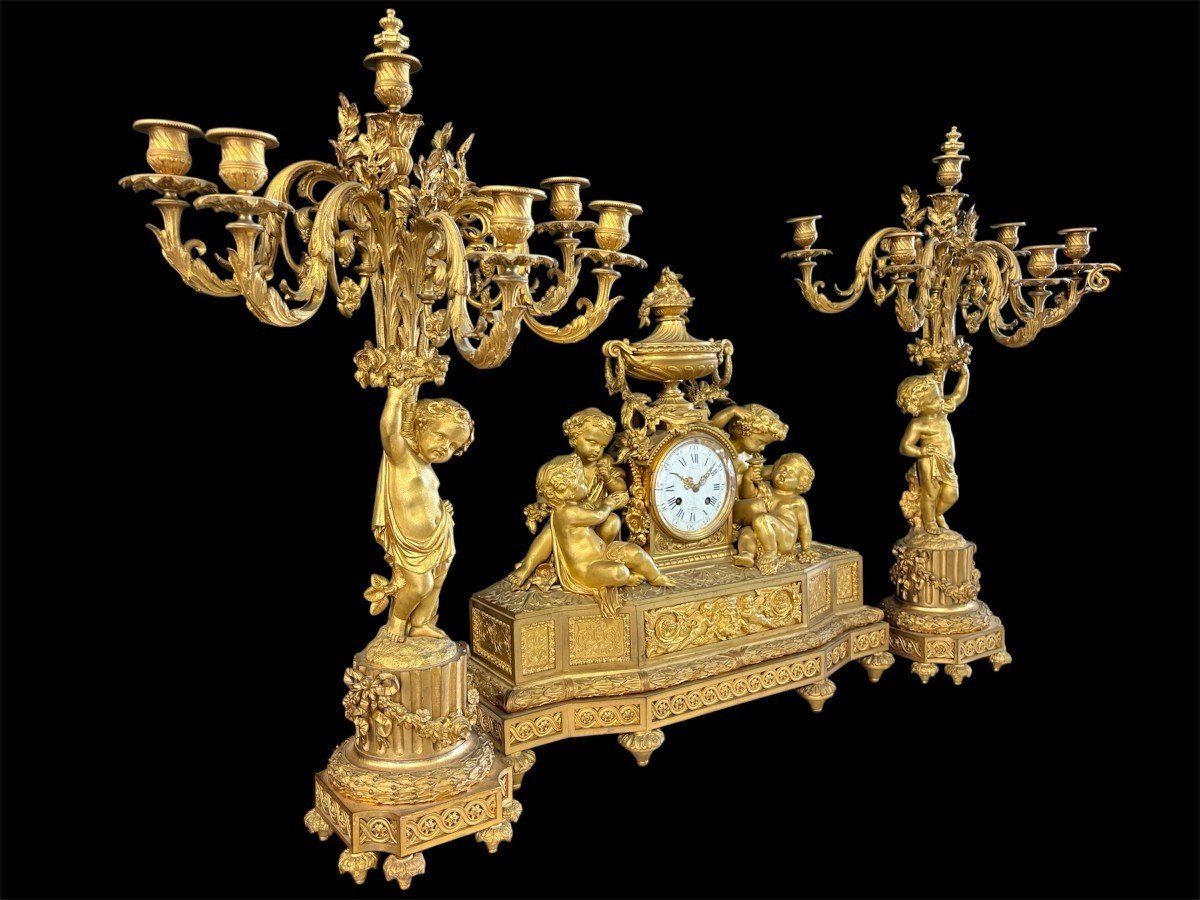 Grand garniture de cheminée en bronze doré. Paris, XIXe siècle.-photo-2