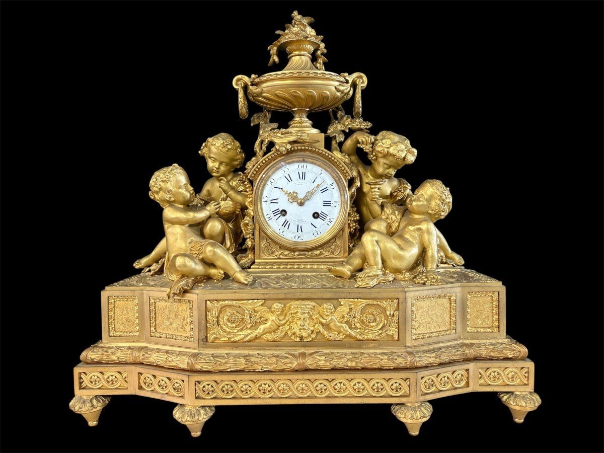 Grand garniture de cheminée en bronze doré. Paris, XIXe siècle.-photo-3