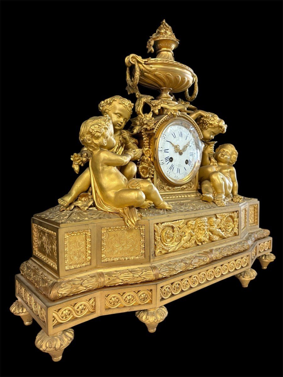 Grand garniture de cheminée en bronze doré. Paris, XIXe siècle.-photo-3