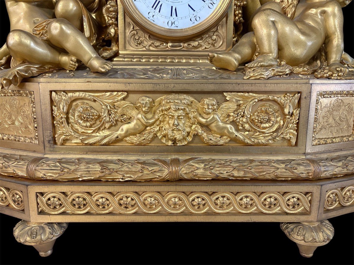 Grand garniture de cheminée en bronze doré. Paris, XIXe siècle.-photo-4