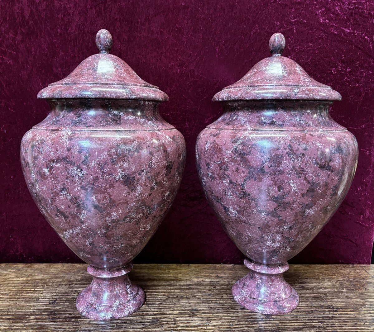 Pair Of Wooden Vases With Lids, Painted To Resemble Porphyry, 20th Century. (62 Cm)-photo-3