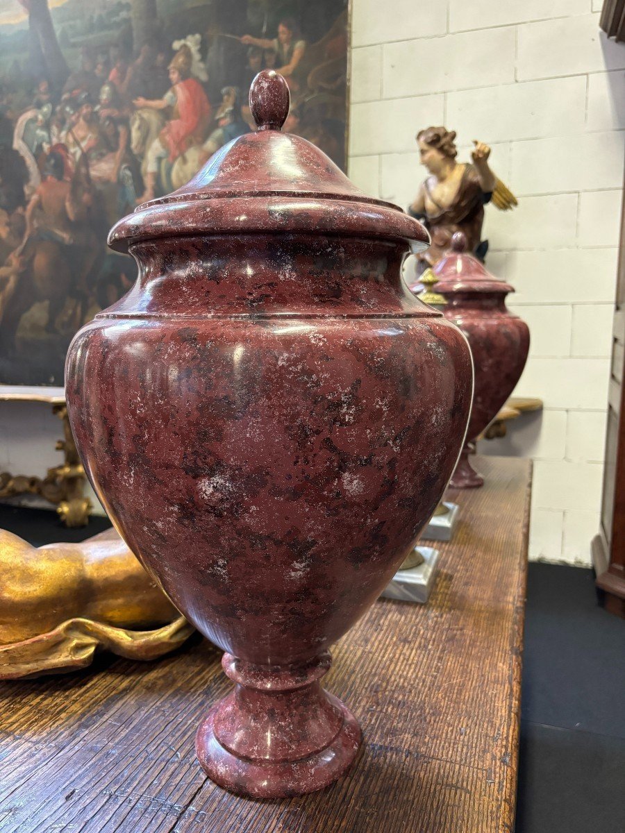 Pair Of Wooden Vases With Lids, Painted To Resemble Porphyry, 20th Century. (62 Cm)-photo-2