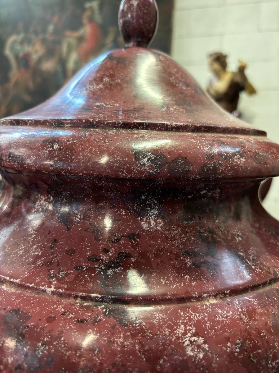 Pair Of Wooden Vases With Lids, Painted To Resemble Porphyry, 20th Century. (62 Cm)-photo-4