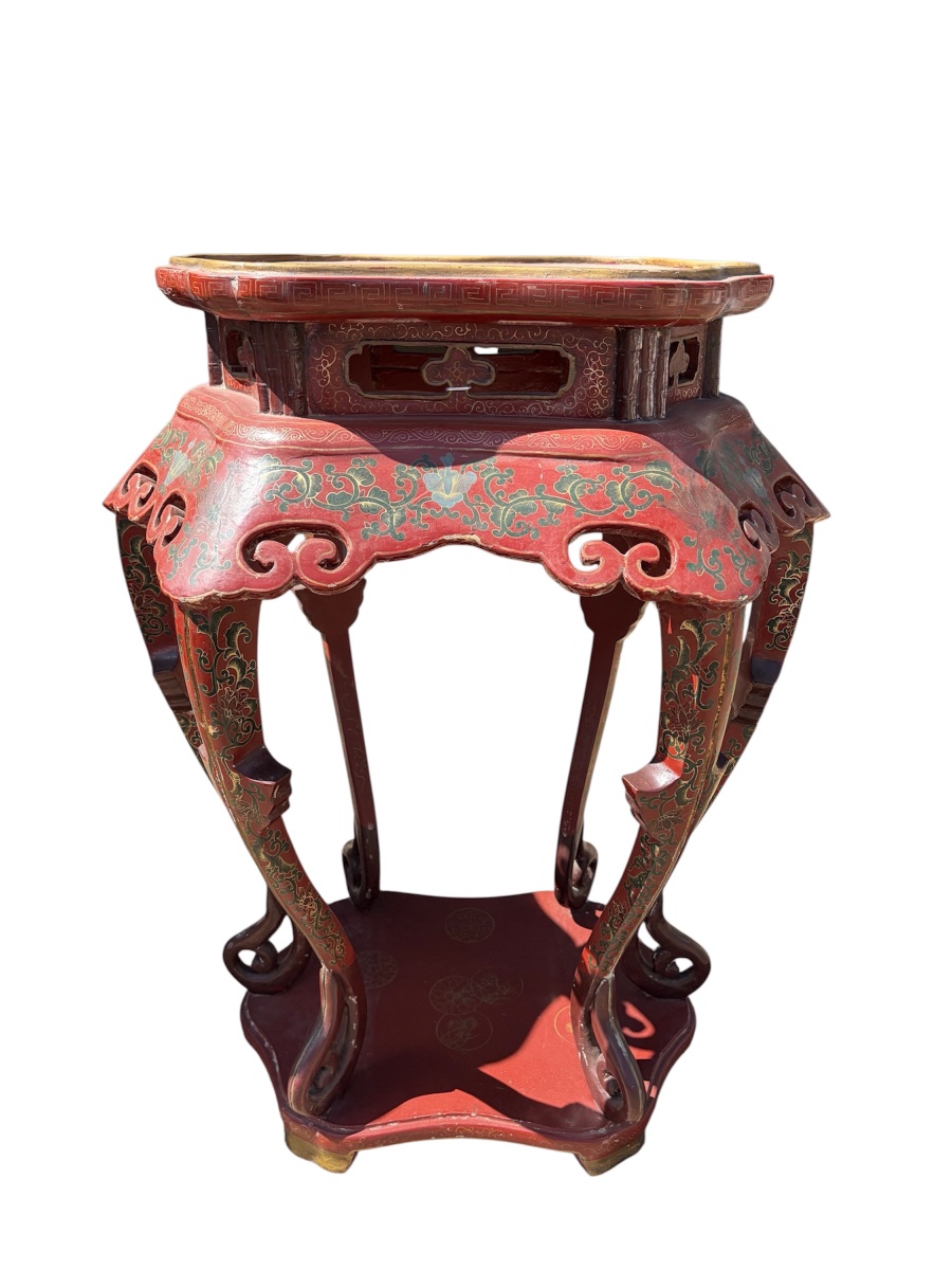 A Set Of Chinese Tables In Red And Gold Lacquer -photo-2