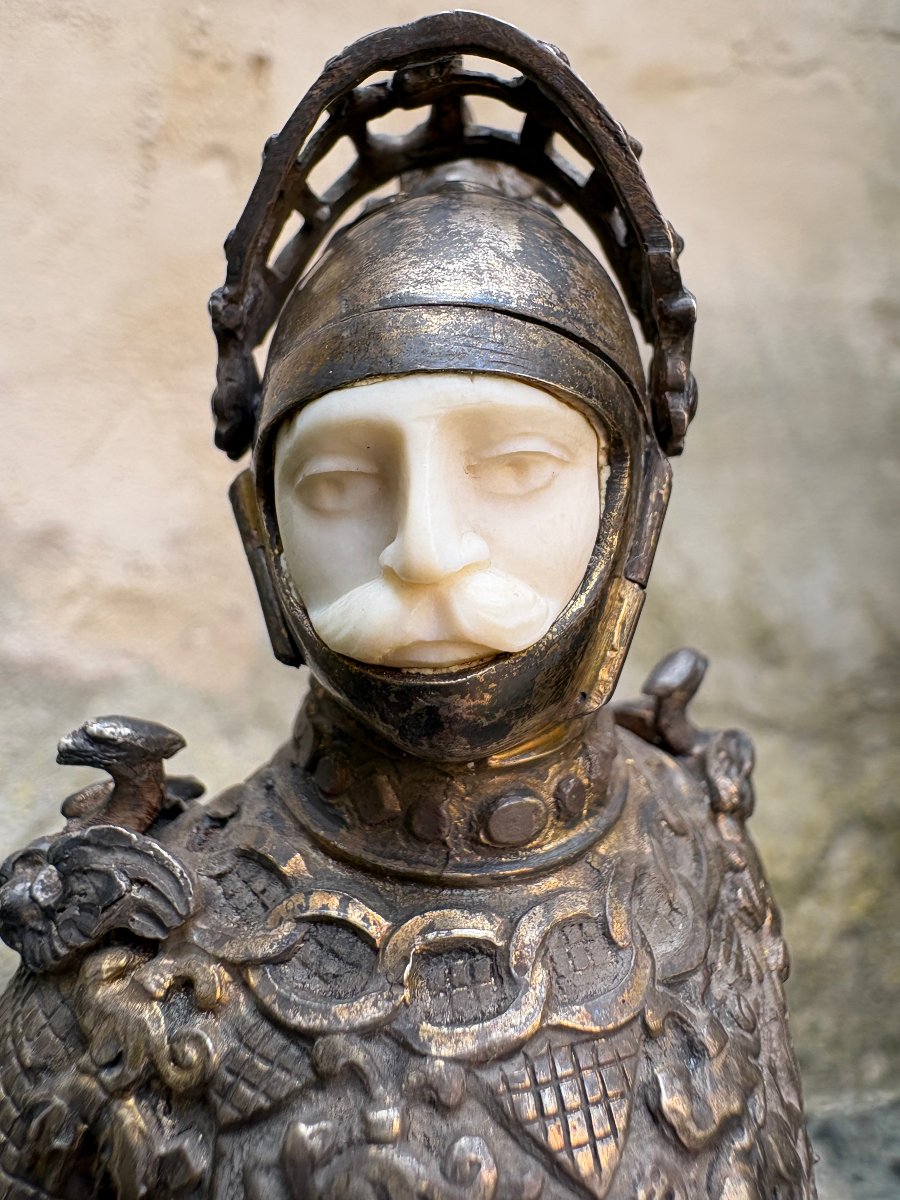 Belle sculpture « chevalier en armure » en argent, Hanau , XIXe siècle.-photo-1