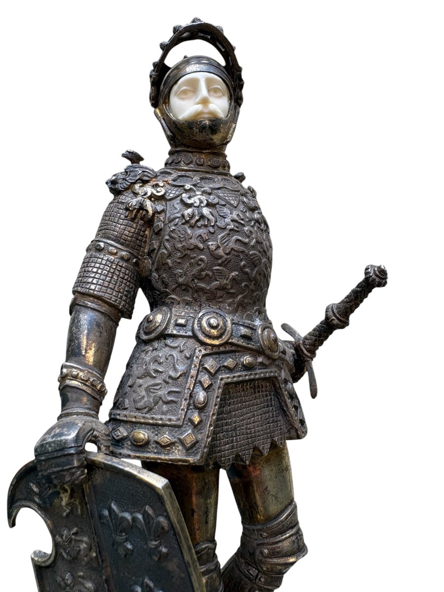 Belle sculpture « chevalier en armure » en argent, Hanau , XIXe siècle.-photo-4