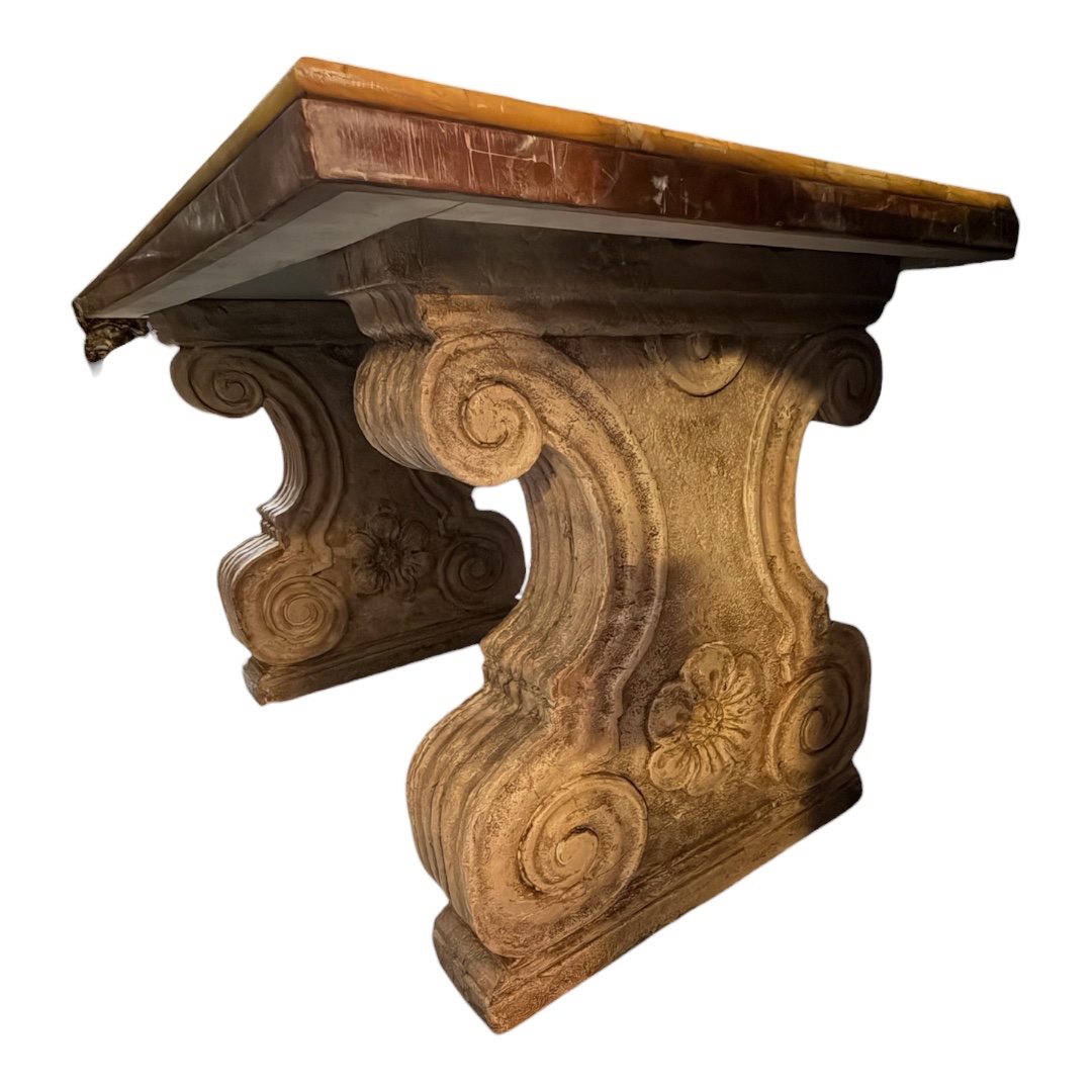 Console en marbre, ornée d’une fleur de lys française incrustée. -photo-4