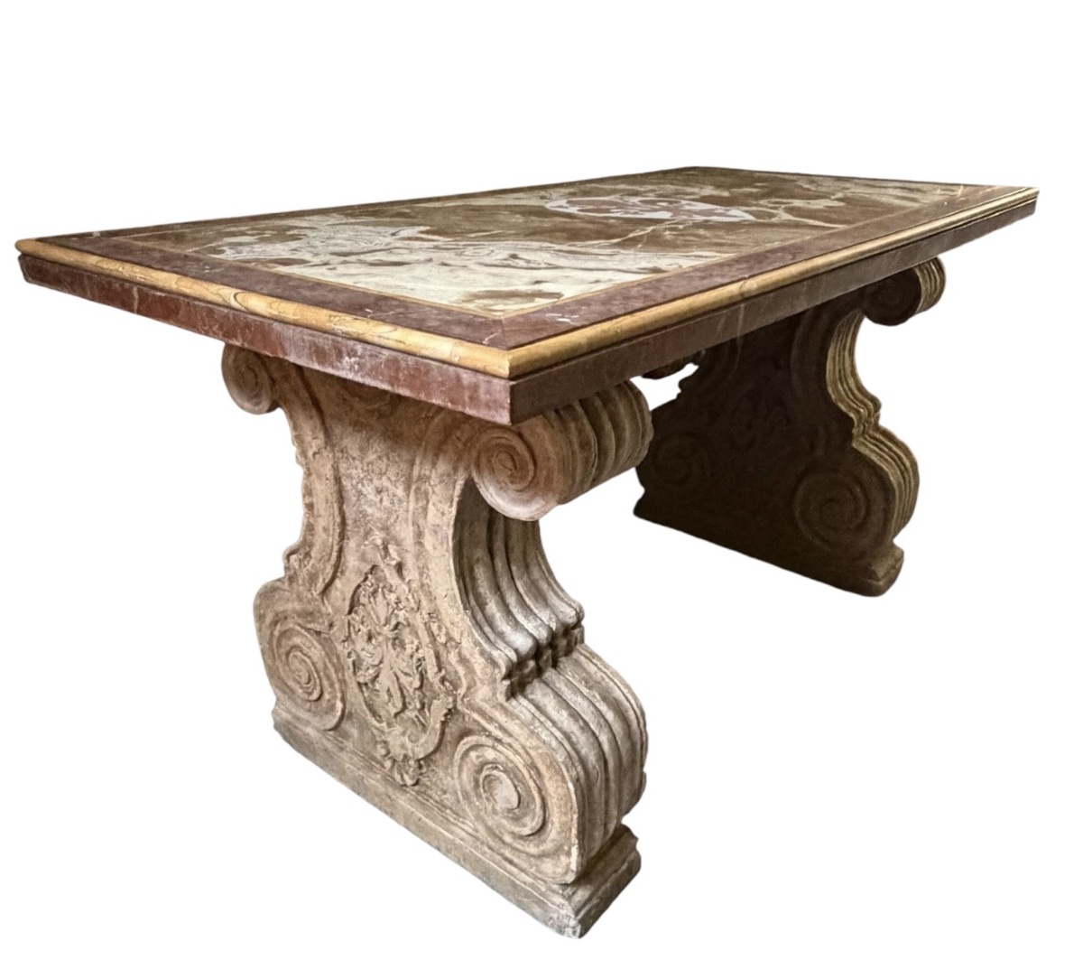 Console en marbre, ornée d’une fleur de lys française incrustée. -photo-4