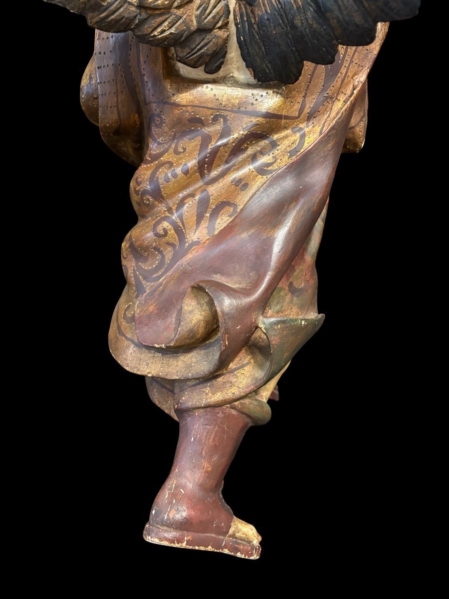 Joli ange en bois polychrome du XVIIIe siècle.-photo-6