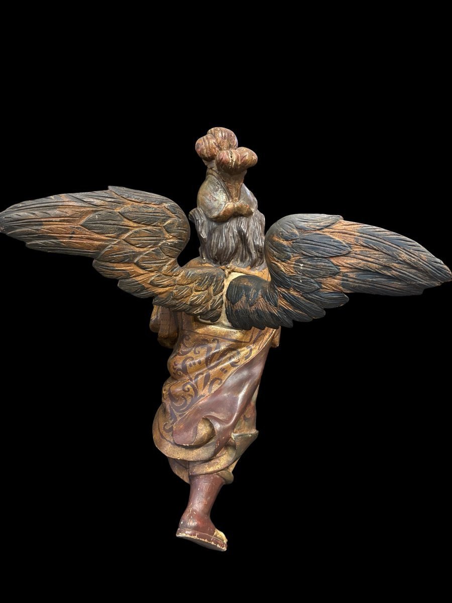 Joli ange en bois polychrome du XVIIIe siècle.-photo-7