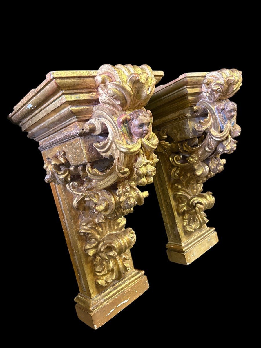 Paire de consoles baroques italiennes du 17ème siècle.
