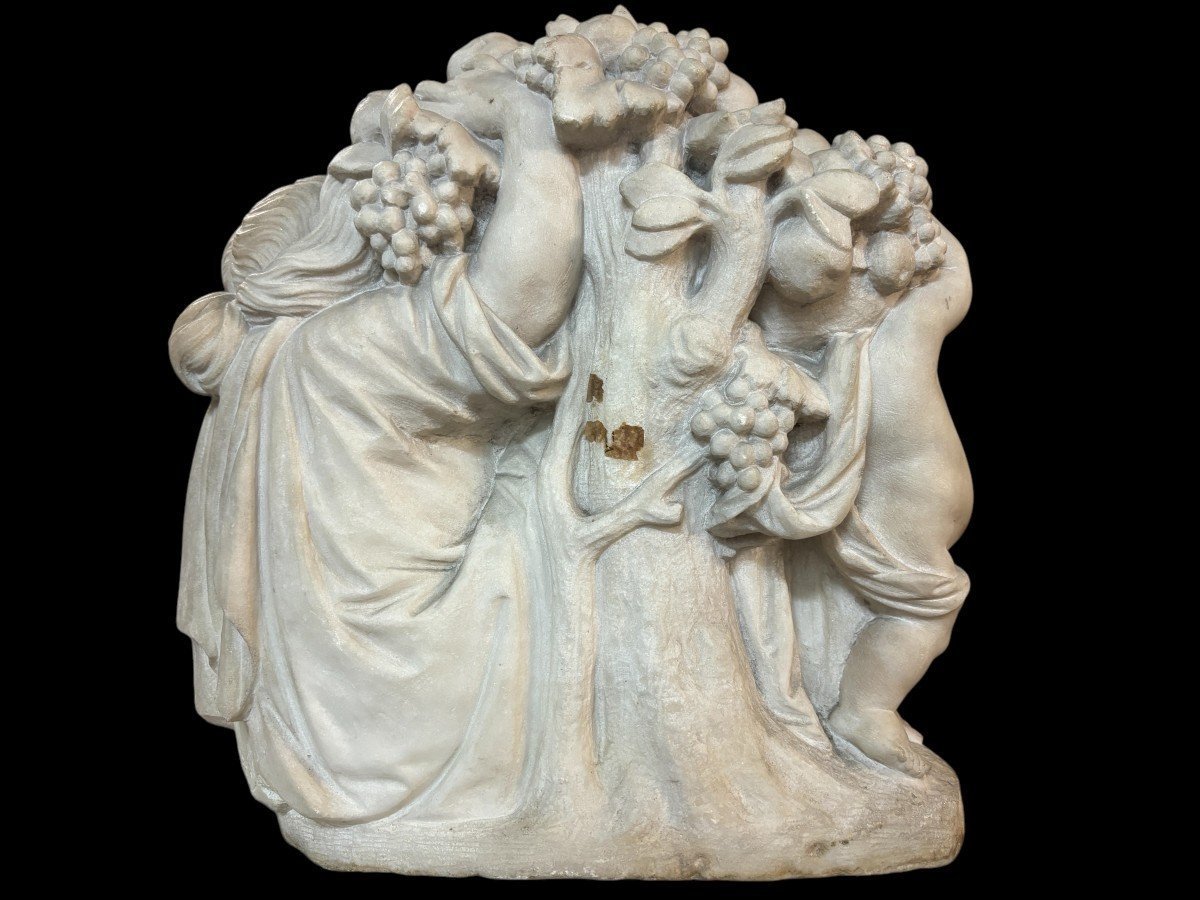 19th-century Carrara Marble Sculpture Entitled ‘woman And Putti Carrying Baskets Of Fruit’.-photo-5