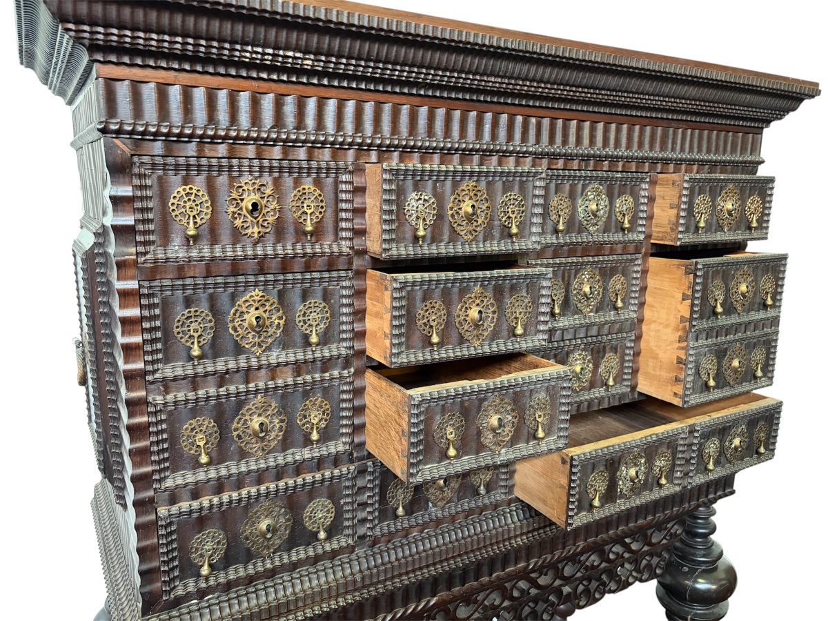 Cabinet For Collectibles, Portuguese, 18th Century. -photo-8