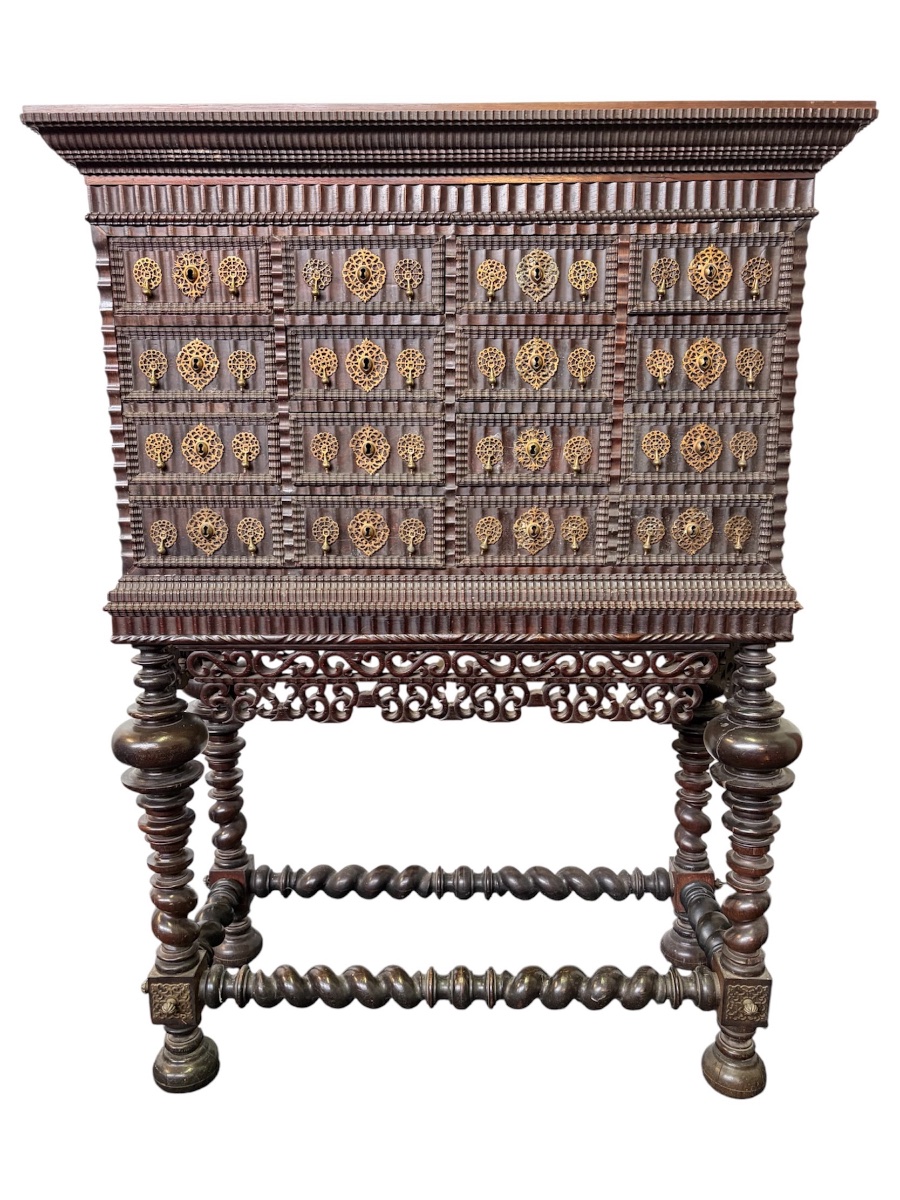 Cabinet For Collectibles, Portuguese, 18th Century. 