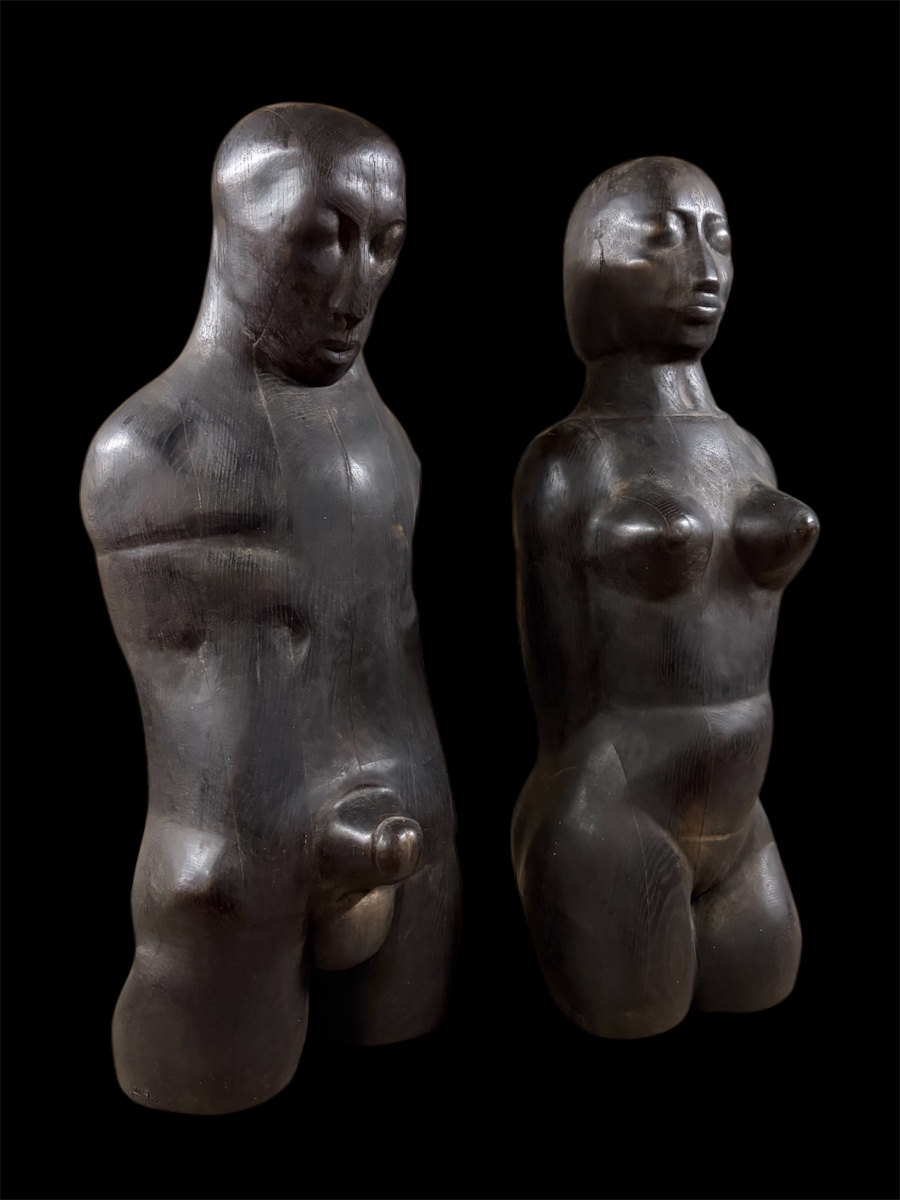 Paire de torses en bois de chêne noirci, vers 1973 . -photo-2