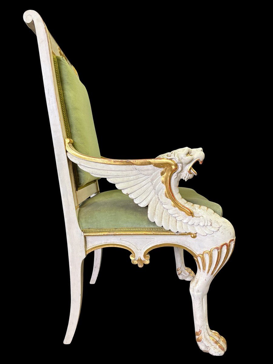 Fauteuil « Animaux mythologiques ailés » de style Empire, XIXe siècle.-photo-2