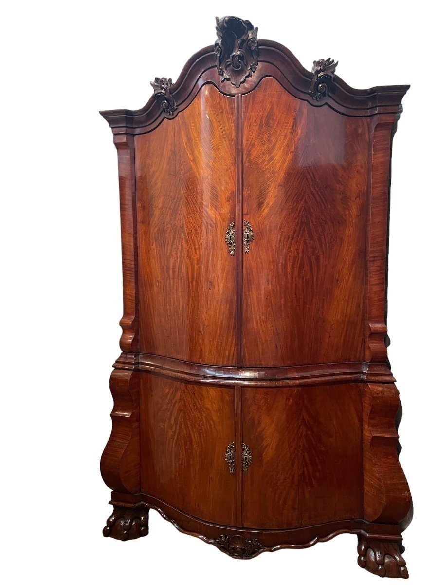 Beautiful Large 18th-century Dutch Mahogany Corner Cabinet.-photo-4