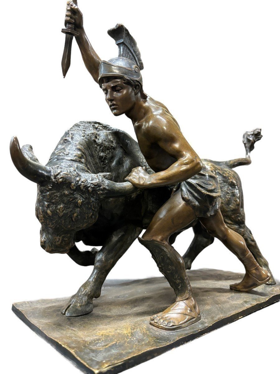 Belle Sculpture En Bronze Représentant Un Gladiateur Combattant Un Taureau 19ème.-photo-4