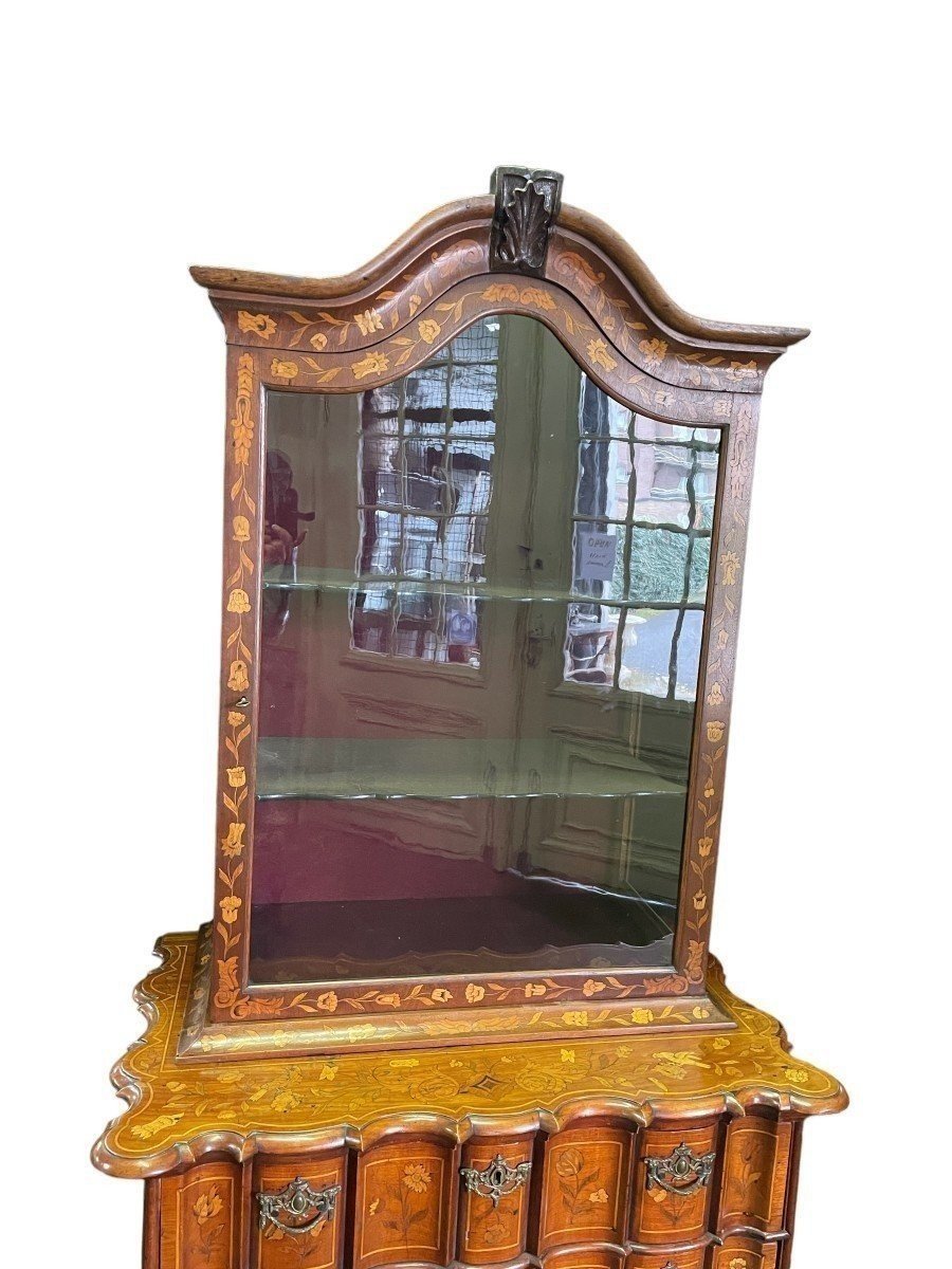 Elegant Display Cabinet With Marquetry, Late 18th–early 19th Century.-photo-4