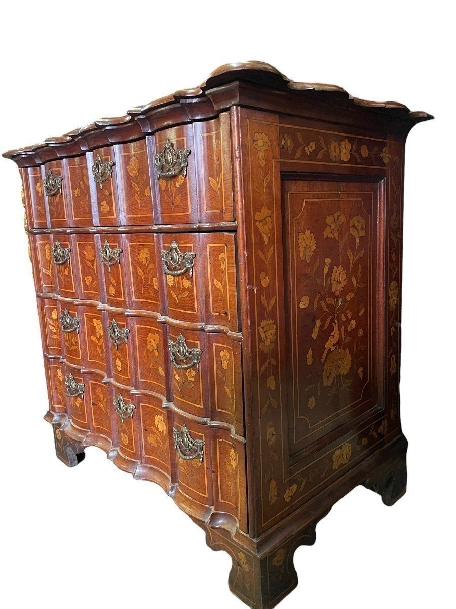 Elegant Display Cabinet With Marquetry, Late 18th–early 19th Century.-photo-4