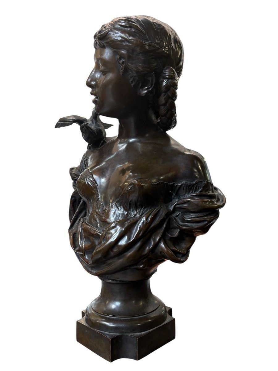 Grand buste élégant « jeune femme à l'oiseau » en bronze 19ème. ( 68 cm )-photo-3
