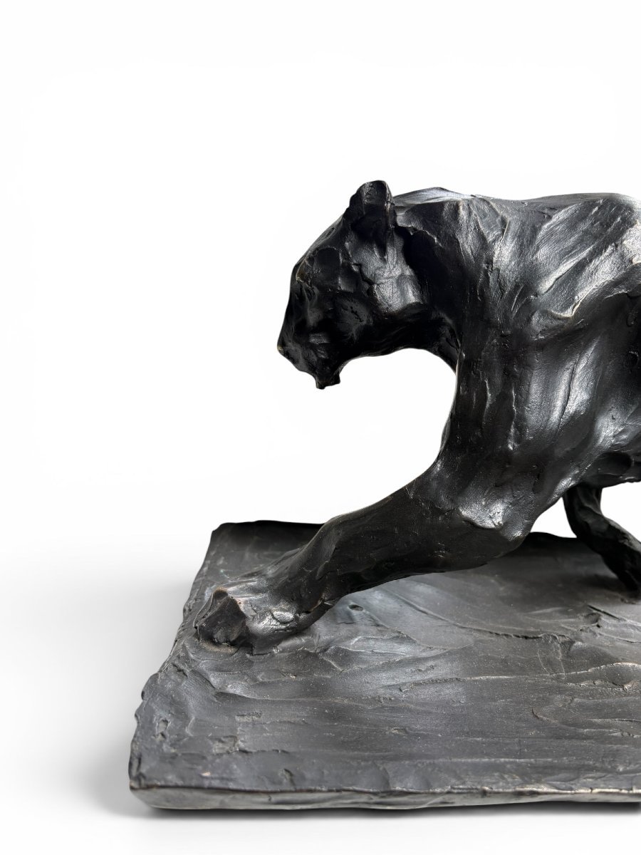 Sculpture d'une panthère en bronze, XXe siècle.-photo-4