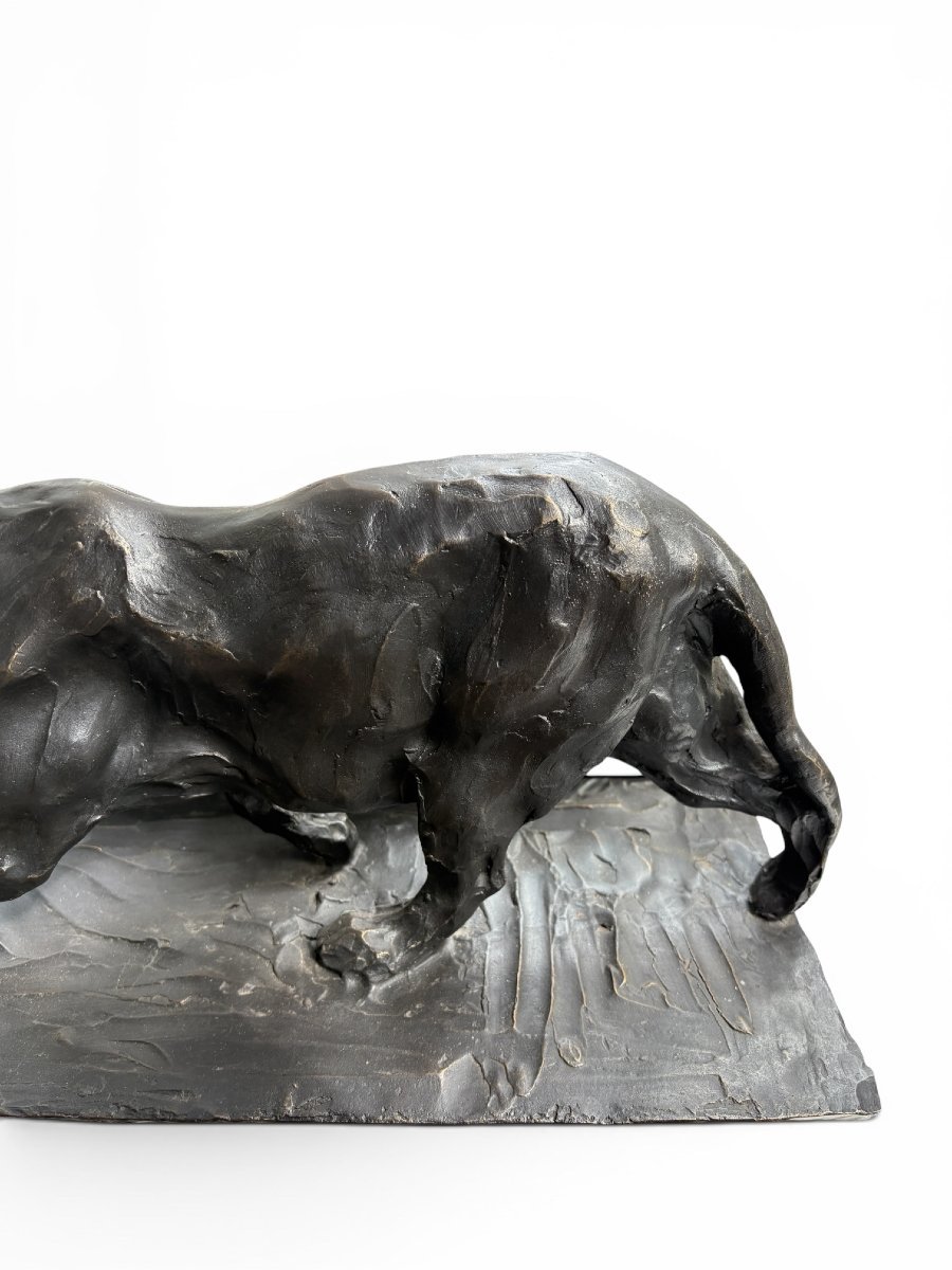 Sculpture d'une panthère en bronze, XXe siècle.-photo-1