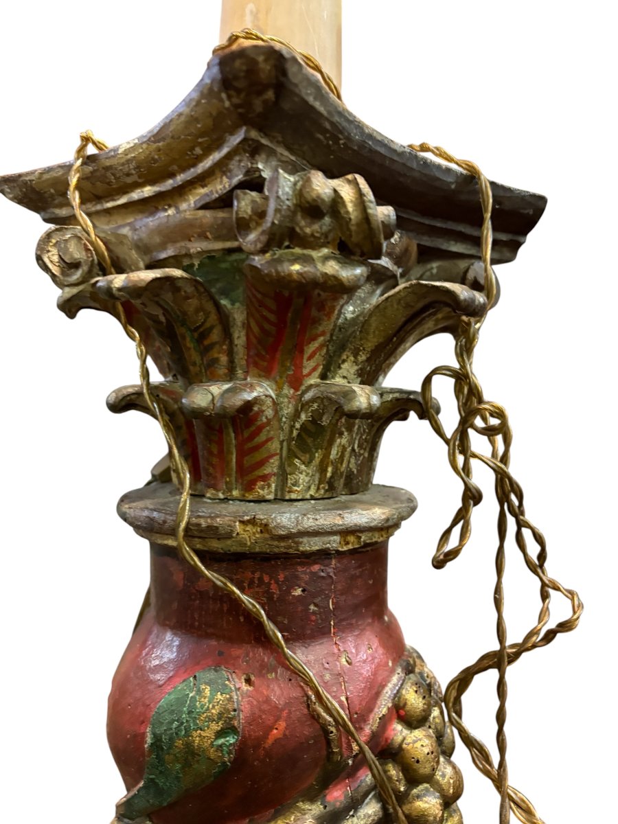 Paire de colonnes en bois torsadées du XVIIe siècle-photo-2