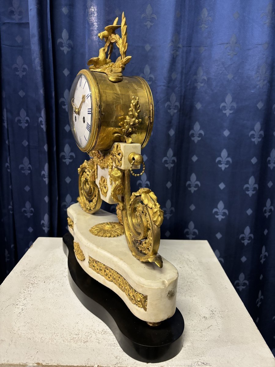 Jolie Pendule De Style Louis XVI En Marbre Et Bronze Doré 18ème.-photo-5