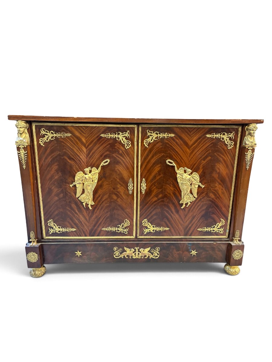Empire-period Chest Of Drawers, Attributed To Jacob Frères (1803–1813)