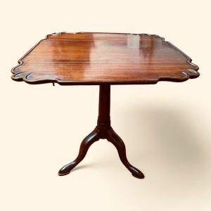 Mahogany Table With Tilting Top 18th Century