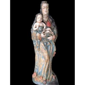 Verge à l'Enfant Polychrome Wood Around 1600 Height: 87 Cm.