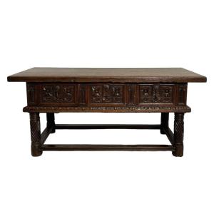 Beautiful Spanish Table In Chestnut Wood 17thc.