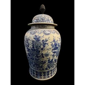 Très grand Potiche en Porcelaine De Chine , Hauteur : 90 Cm