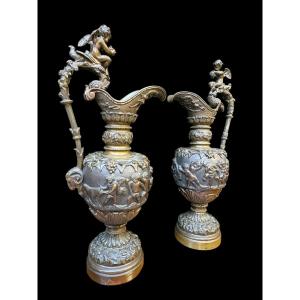 Paire de vases en bronze du XIXe siècle.