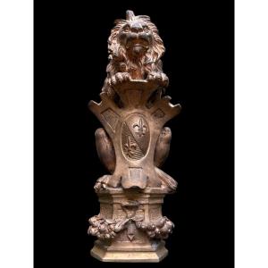 Belle statuette en bronze " lion avec un blason orné d'une fleur de lys " 19ème.