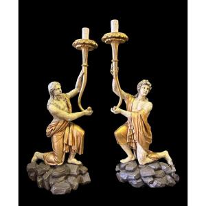 Paire de grandes sculptures / torchères en bois polychrome/doré du XVIIIe siècle.