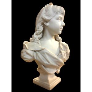 Elegant 19th-century Carrara Marble Sculpture Of A Young Girl